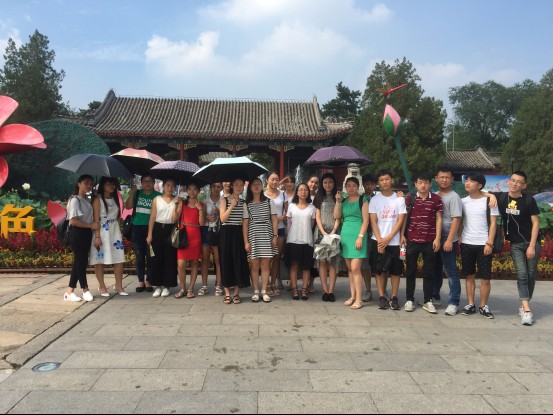 遊玩(wán)1 [原始大(dà)小(xiǎo)].jpg